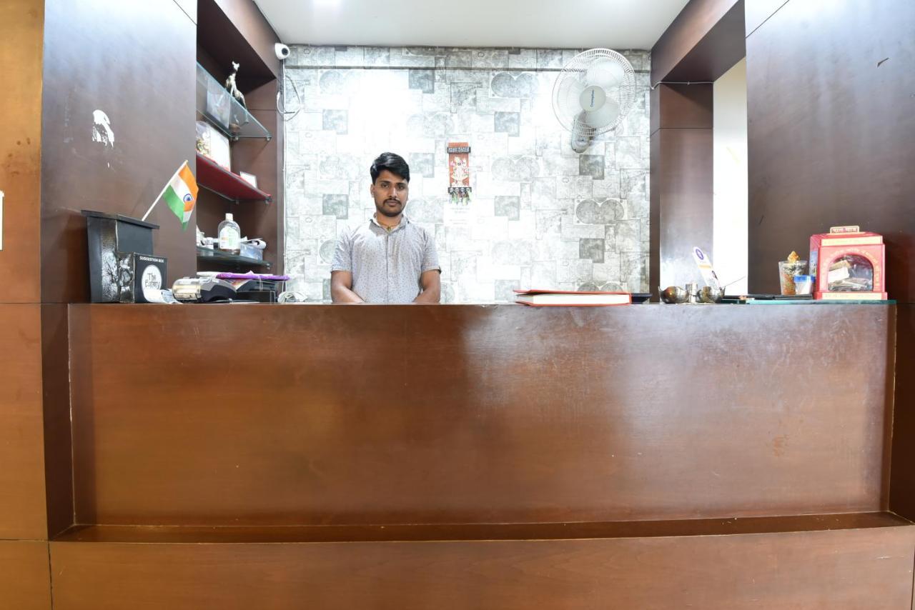 Hotel Lord Krishna Rohera Kültér fotó