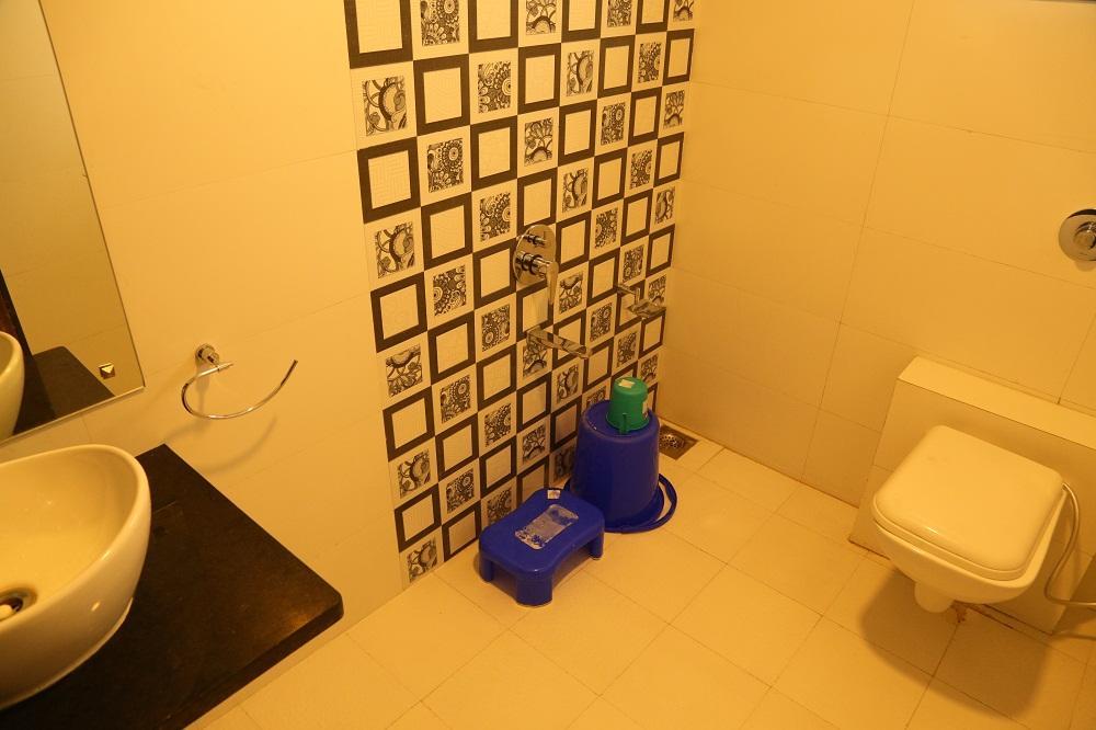 Hotel Lord Krishna Rohera Kültér fotó