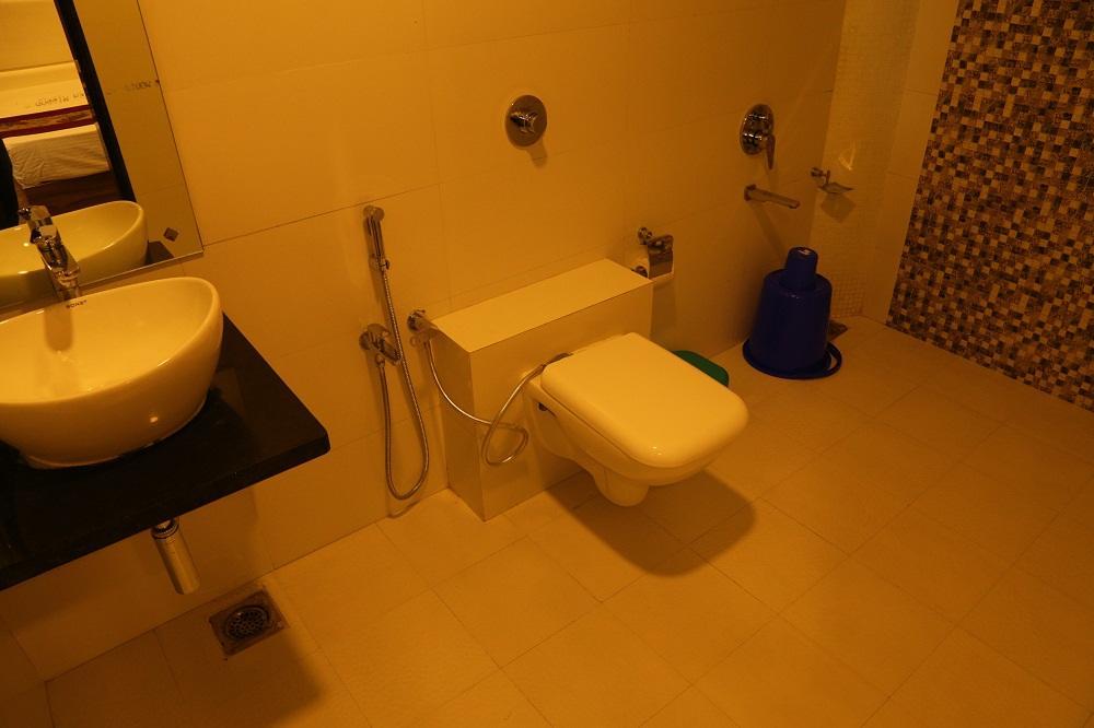 Hotel Lord Krishna Rohera Kültér fotó